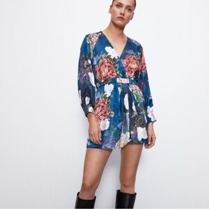 NEW ZARA Floral Print Satin Effect Short Jumpsuit Romper Size Medium